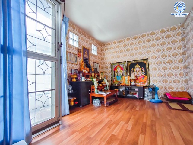 ทาวน์เฮ้าส์มือสองย่านนนทบุรี ม.ศุภาลัยวิลล์ รัตนาธิเบศร์ หลังมุม! บนเนื้อที่ 31.1 ตร.ว. ฟังก์ชัน 4 ห้องนอน 3 ห้องน้ำ 2 ที่จอดรถ บ้านสวยทำเลดั่งทอง แถมฟรี! 4 เครื่องปรับอากาศ 1 เครื่องทำน้ำอุ่น ใกล้รถไฟฟ้าสายสีม่วง "สถานีศูนย์ราชการนนทบุรี" และทางด่วน "งามวงศ์วาน" จองเลยตอนนี้